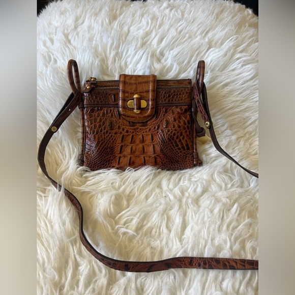 Brahmin Handbags - EUC Vintage Brahmin Crocodile Crossbody